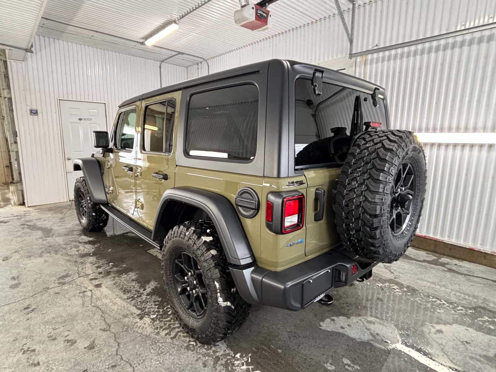 Image 3 Jeep Wrangler 4XE 4xe Willys 2025