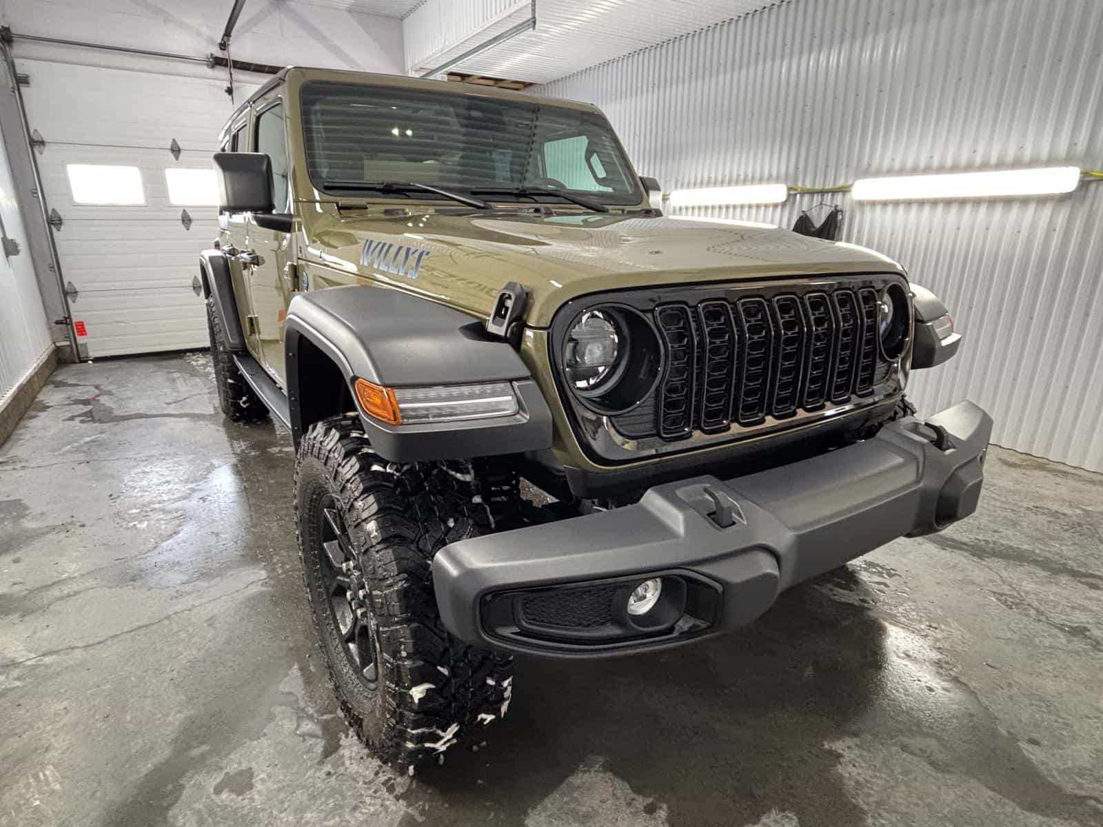 Image 2 Jeep Wrangler 4XE 4xe Willys 2025