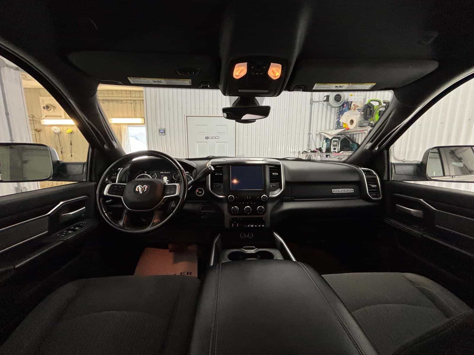 Image 6 RAM 3500 Big Horn 2021