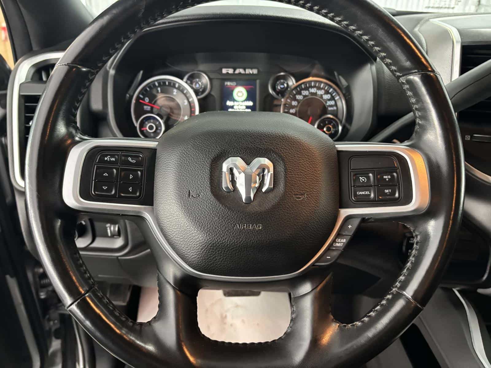 Image 8 RAM 3500 Big Horn 2021