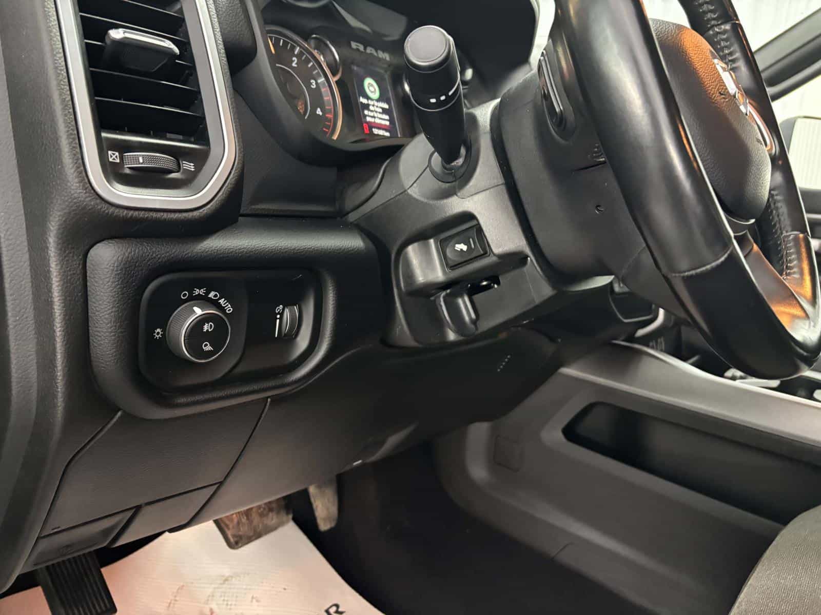 Image 9 RAM 3500 Big Horn 2021