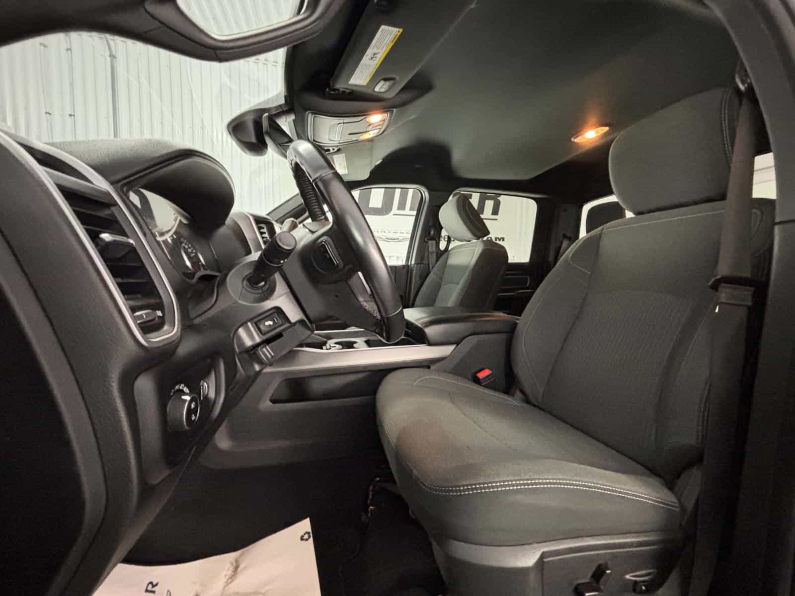 Image 15 RAM 3500 Big Horn 2021