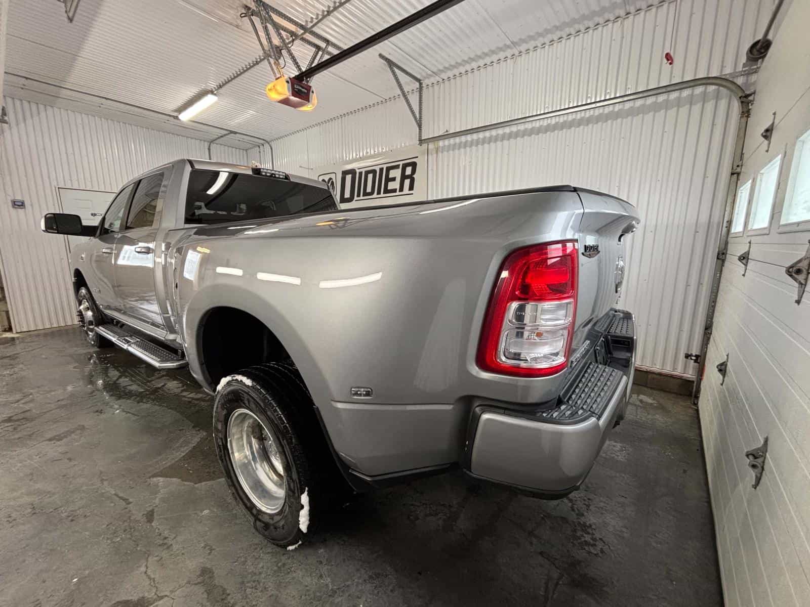 Image 5 RAM 3500 Big Horn 2021