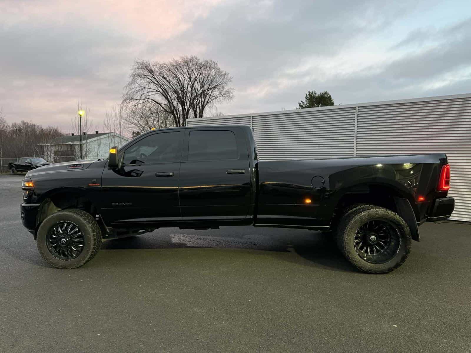 Image 2 RAM 3500 Big Horn 2025