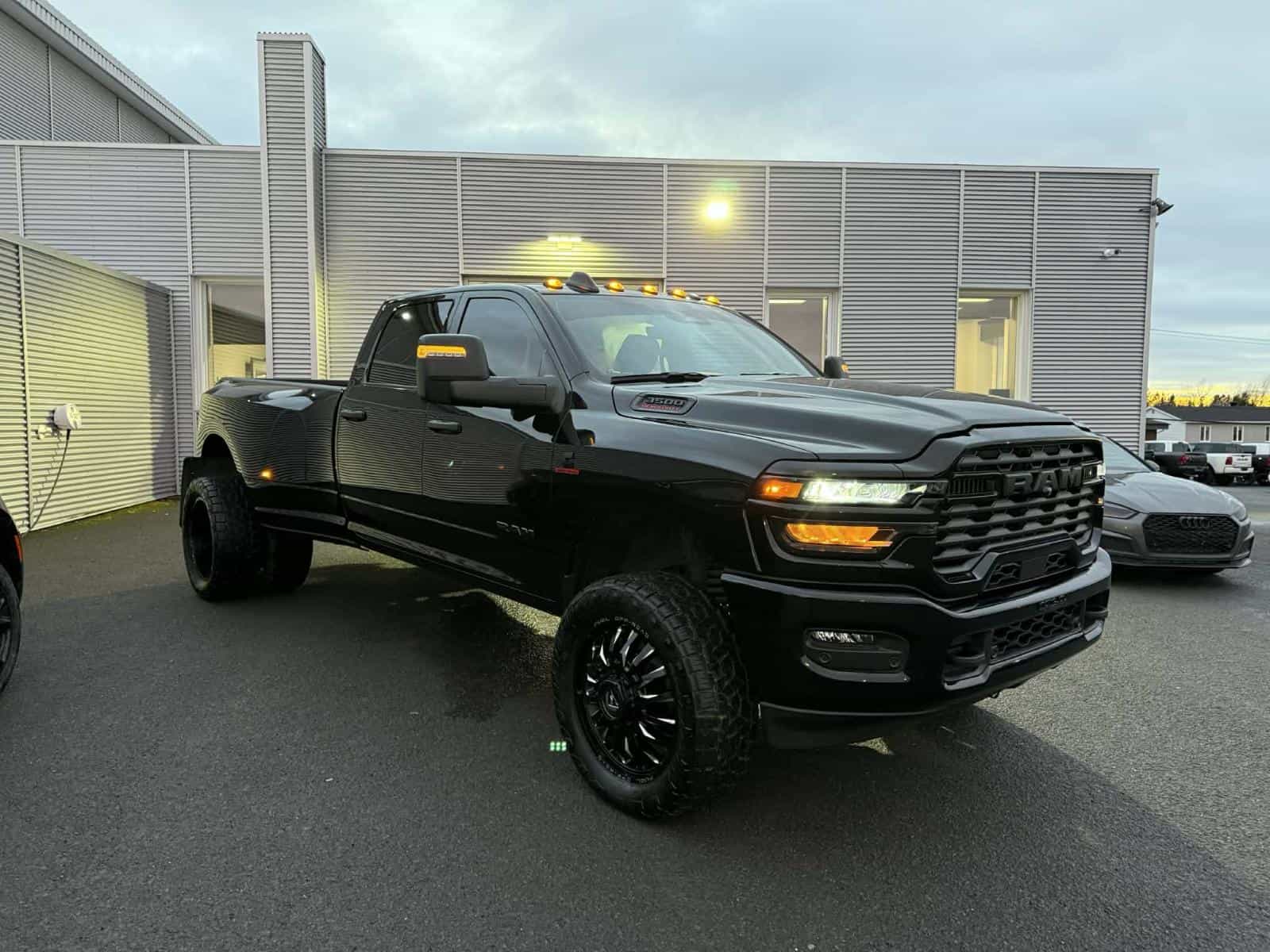 Image 7 RAM 3500 Big Horn 2025