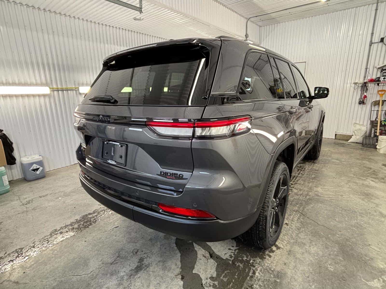 Image 2 Jeep Grand Cherokee Altitude 2025