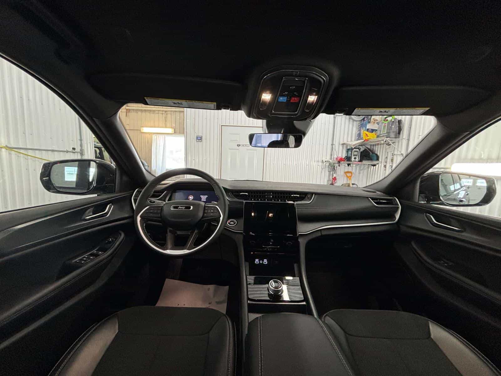 Image 3 Jeep Grand Cherokee Altitude 2025