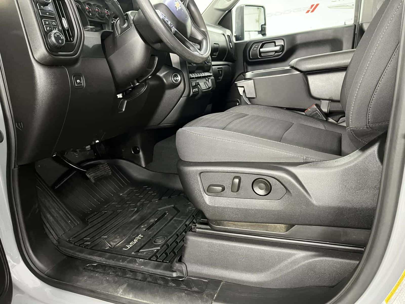 Image 11 Chevrolet Silverado Custom 2024