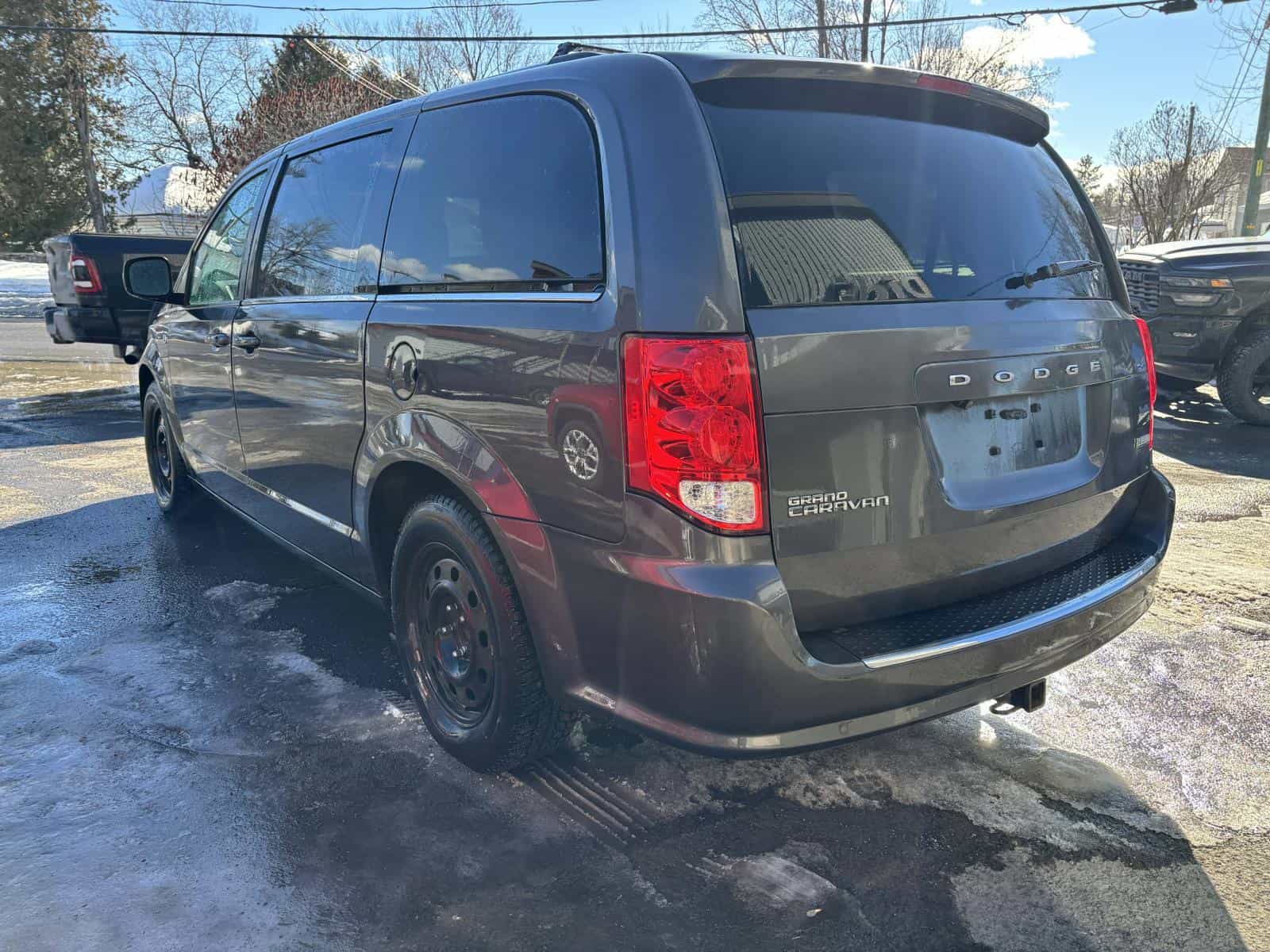 Image 4 Dodge Caravan SXT 2019