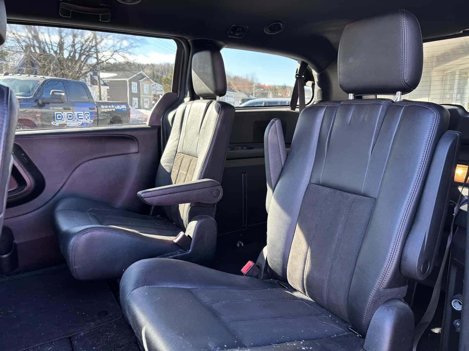 Image 6 Dodge Caravan SXT 2019