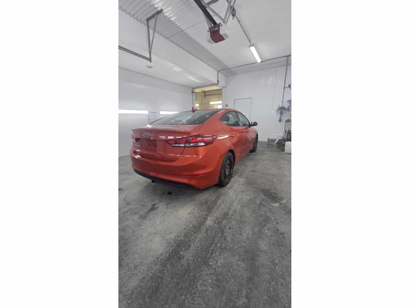 Image 3 Hyundai Elentra 2017