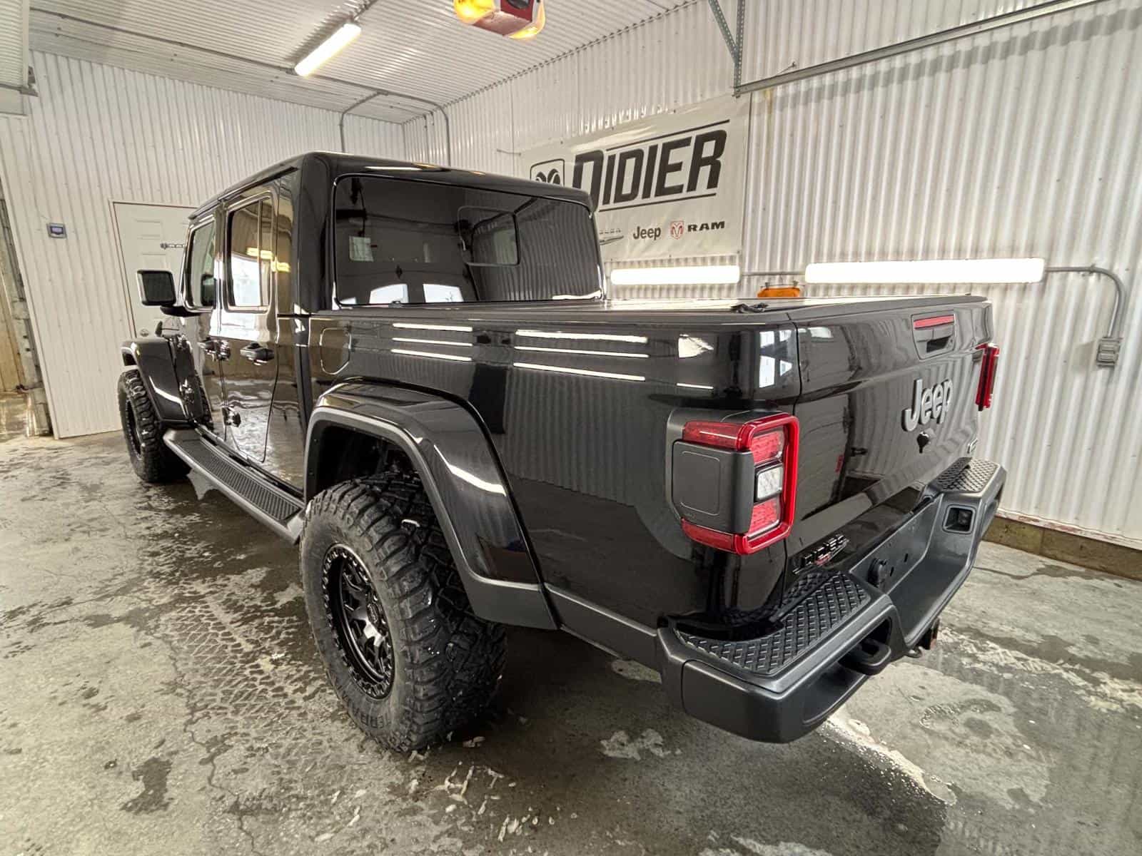 Image 3 Jeep Gladiator Overland 2021