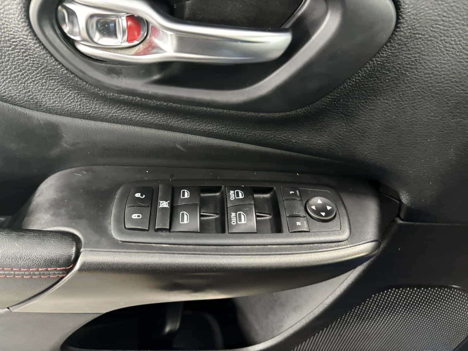 Image 15 Jeep Cherokee Trailhawk 2020