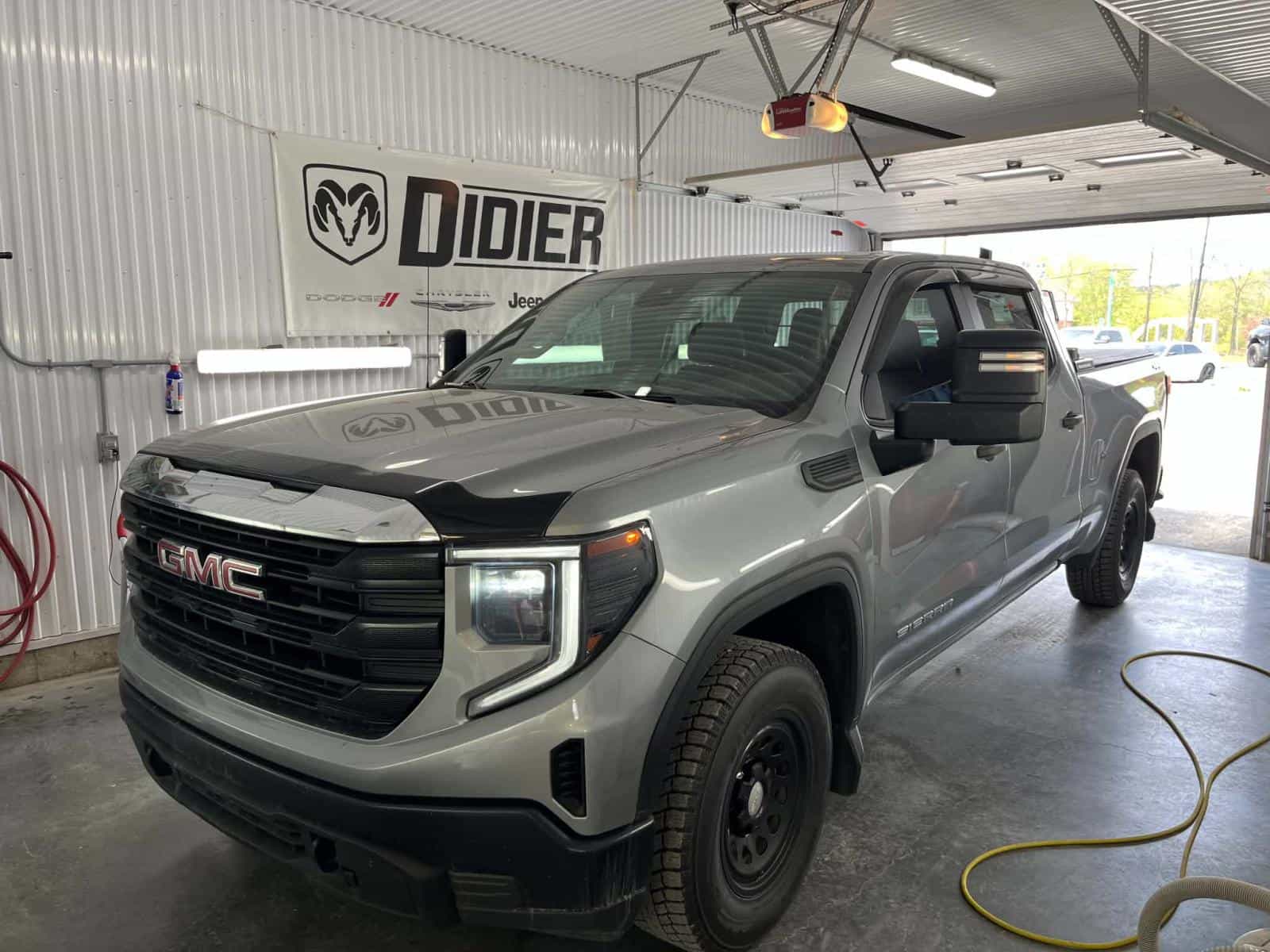 2023 GMC Sierra K1500 Base - Image 1