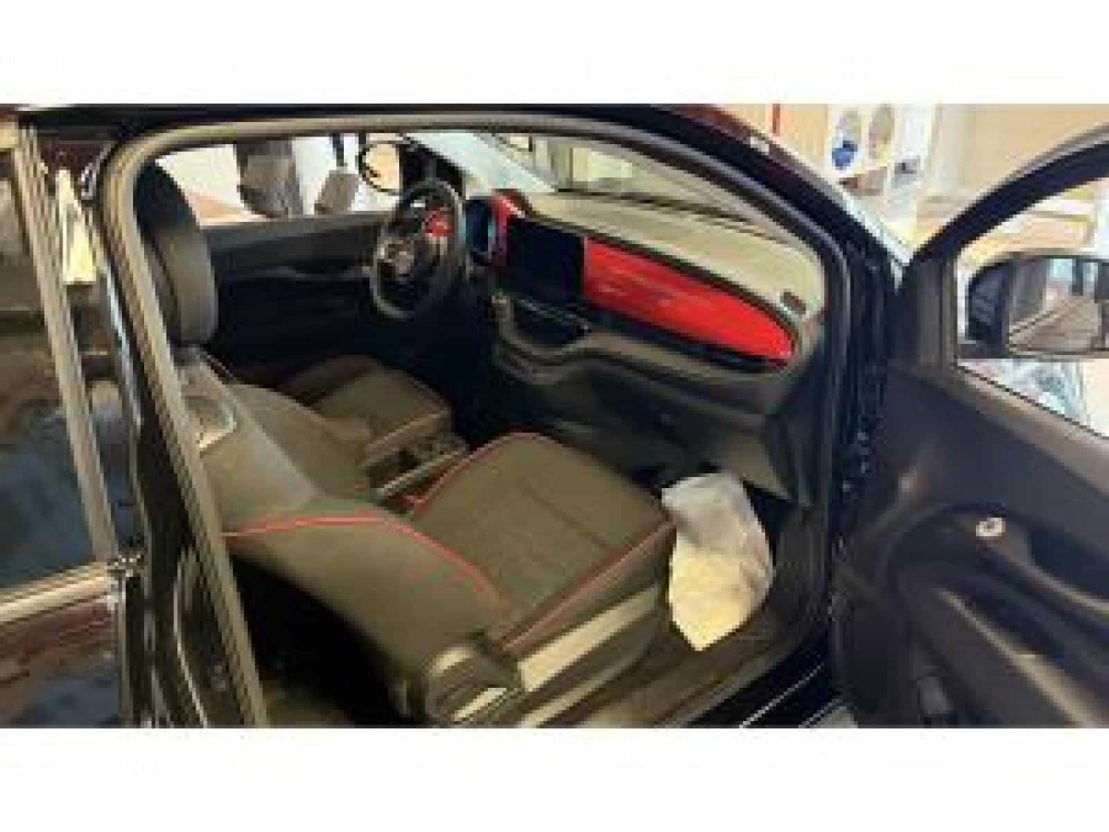 2025 Fiat All-New 500e BEV 500e RED - Image 6