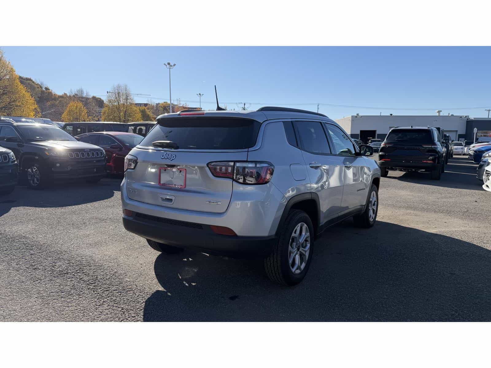 Image 3 Jeep Compass North 2026