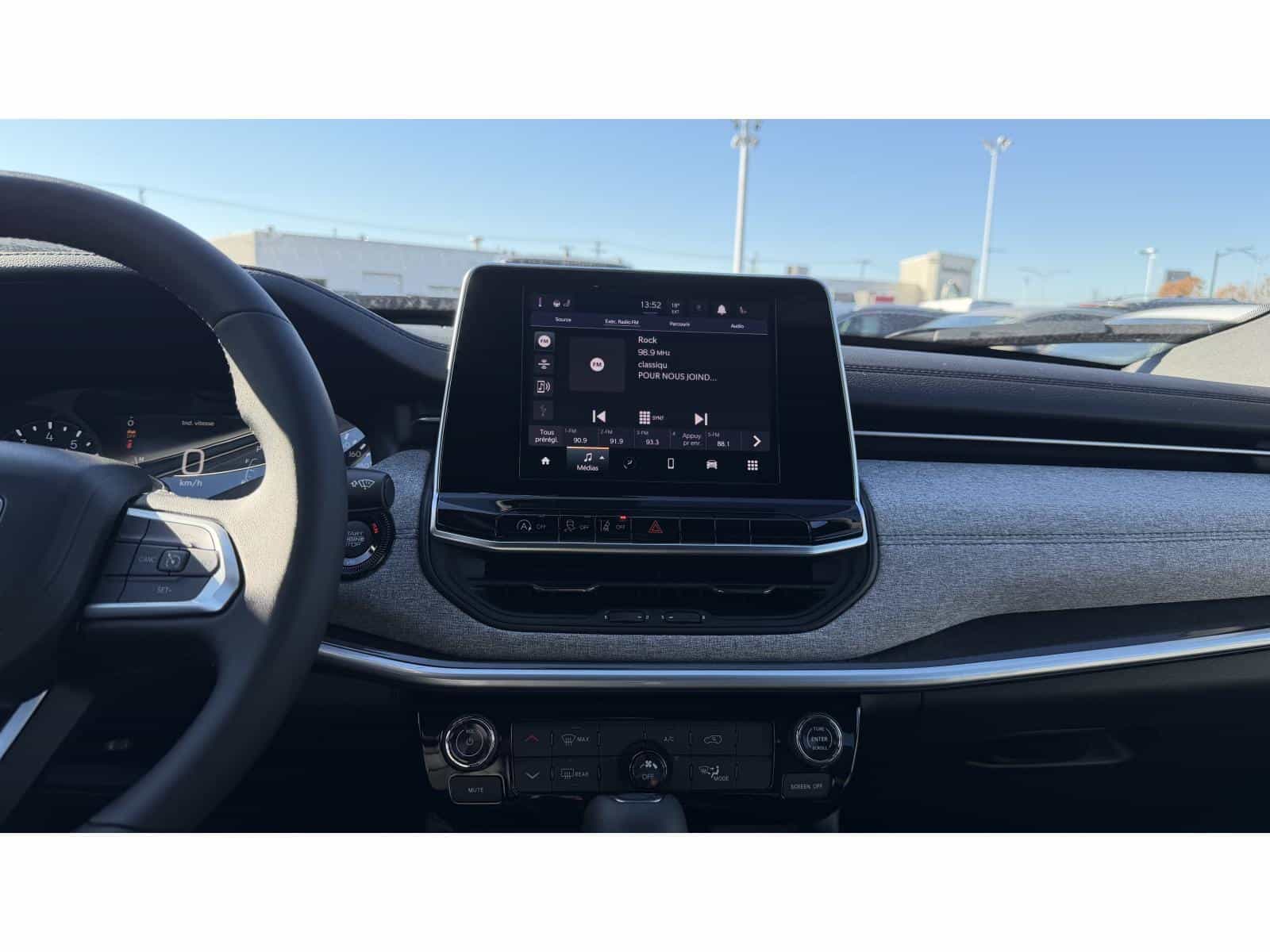 Image 9 Jeep Compass North 2026