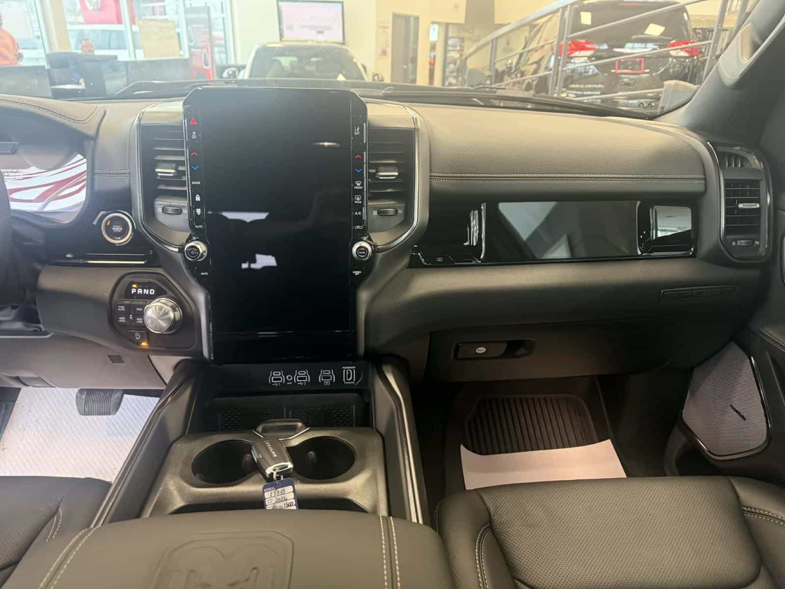 Image 3 RAM 1500 Sport 2026