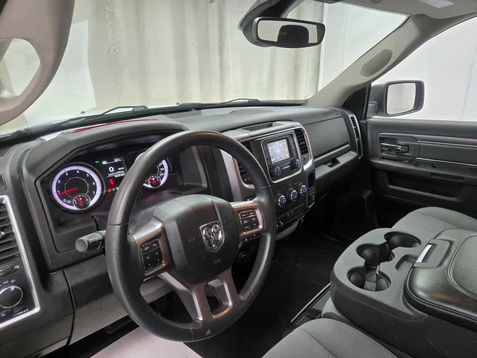 2022 RAM 1500 CLASSIC SLT SLT - Image 15