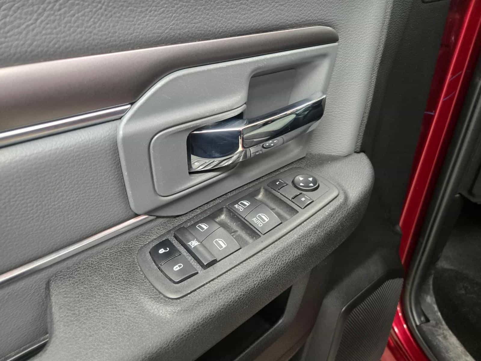 Image 12 RAM 1500 Classic SLT 2023