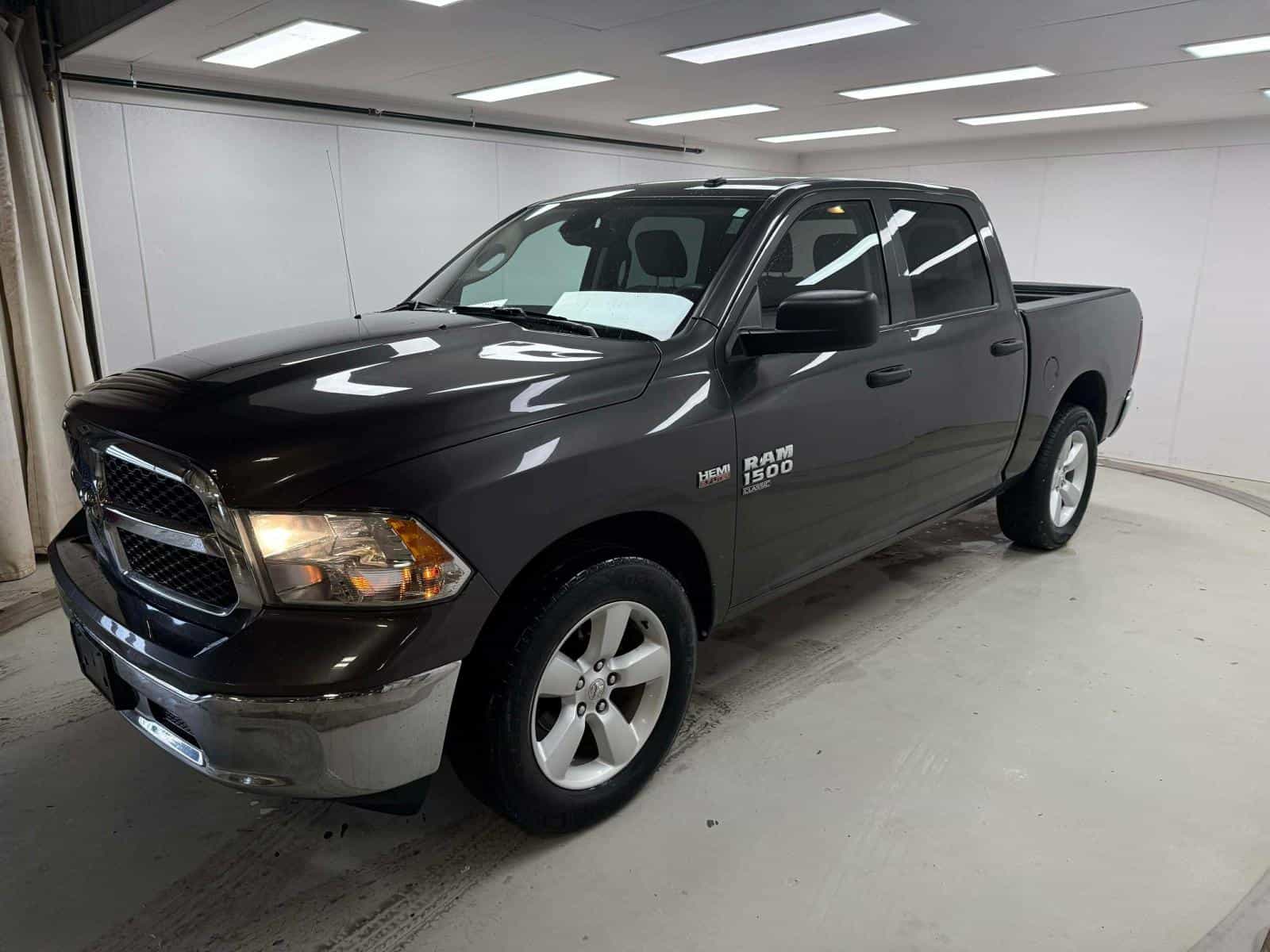 2023 RAM 1500 CLASSIC SLT SLT - Image 1