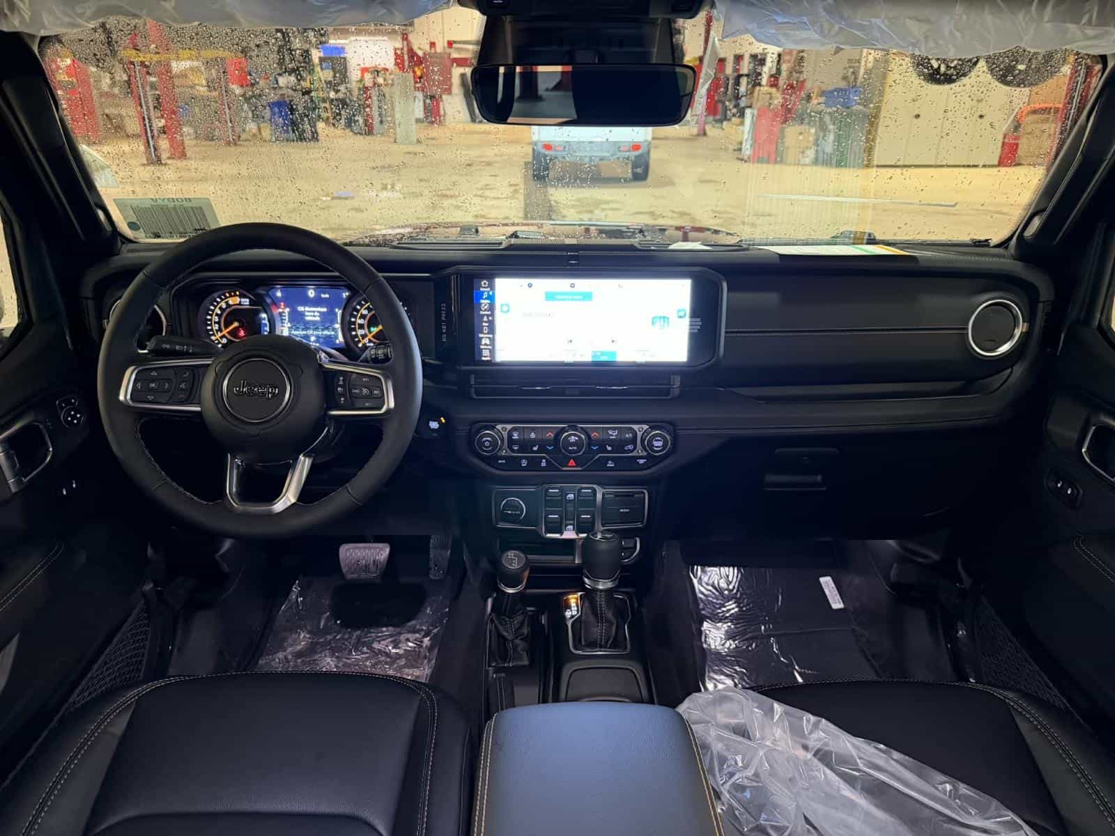 Image 7 Jeep Wrangler 4 Door Sahara 2026