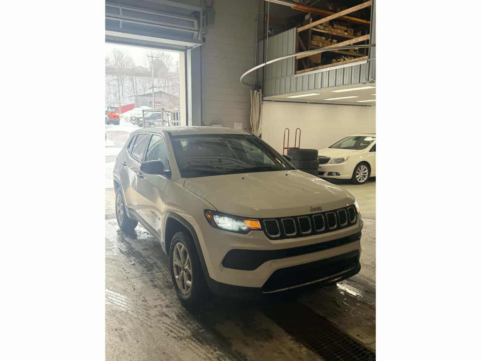 Image 2 Jeep Compass Sport 2025