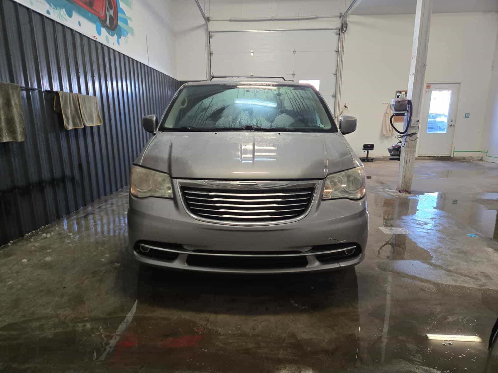 Image 2 Chrysler Town & Country Touring 2013