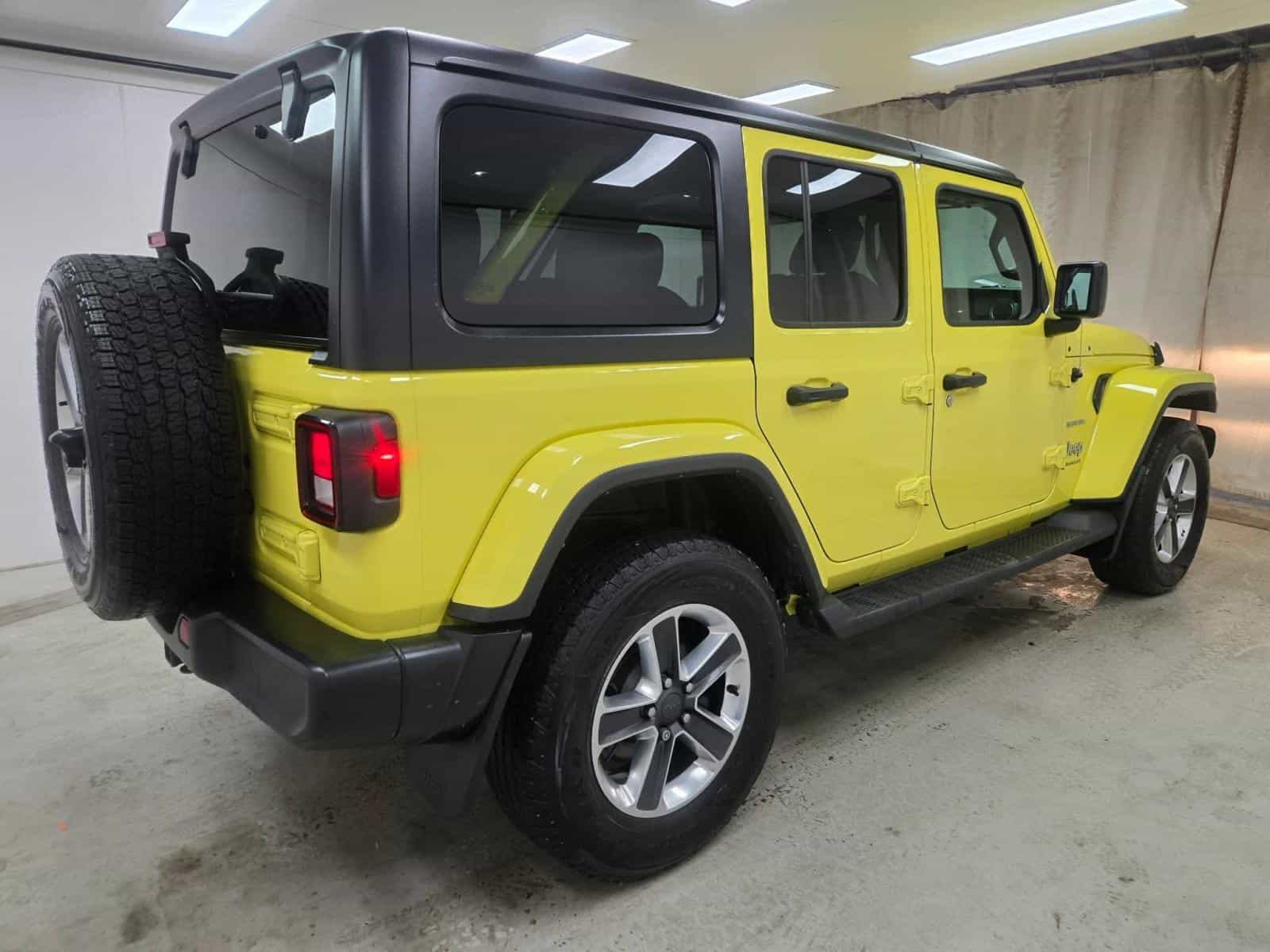 Image 7 Jeep Wrangler Sahara 2023