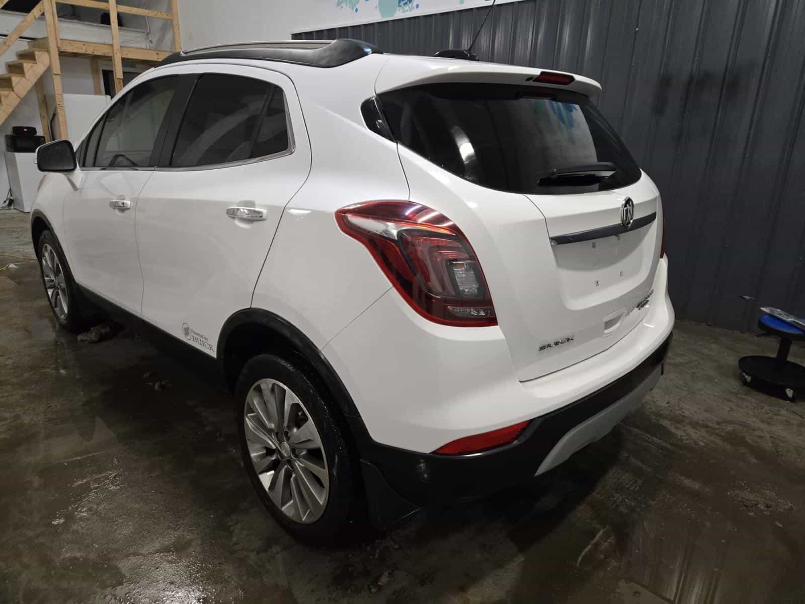 Image 3 Buick Encore Preferred 2017