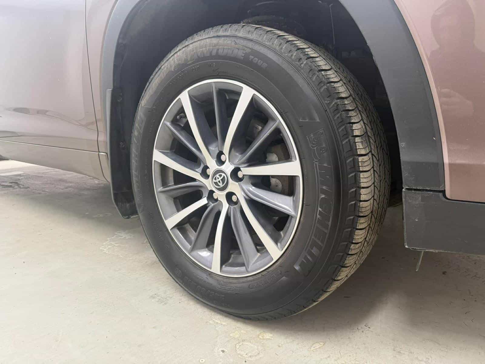 Image 7 Toyota Highlander XLE 2018