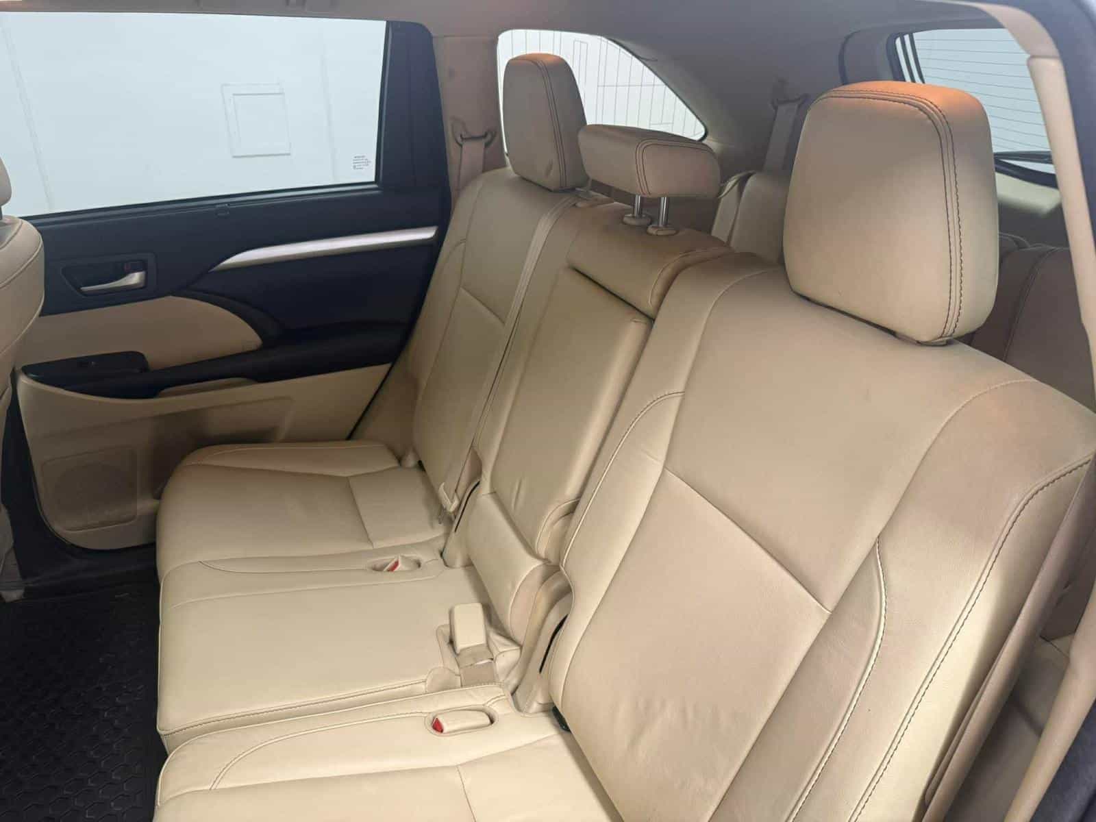 Image 9 Toyota Highlander XLE 2018