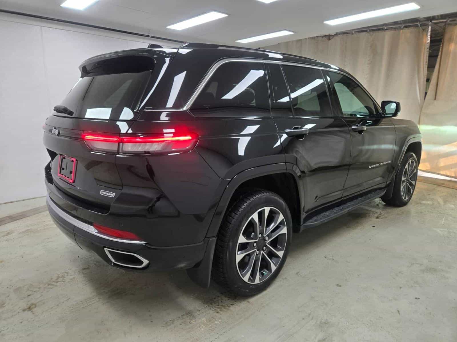 Image 7 Jeep Grand Cherokee Overland 2023