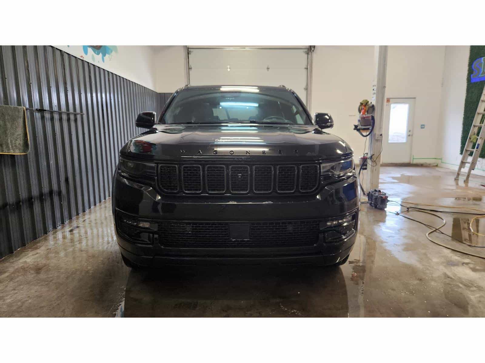 Image 2 Jeep Wagoneer Series III 2022