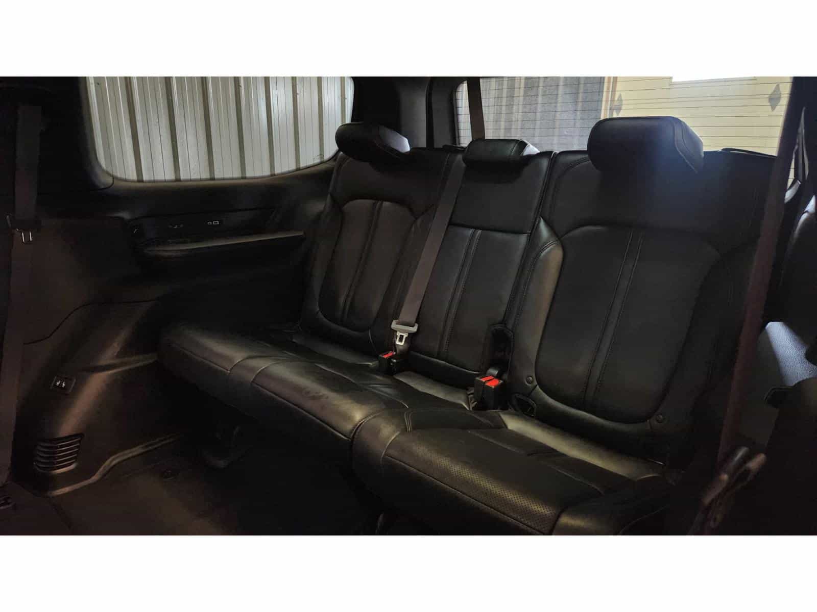 Image 13 Jeep Wagoneer Series III 2022