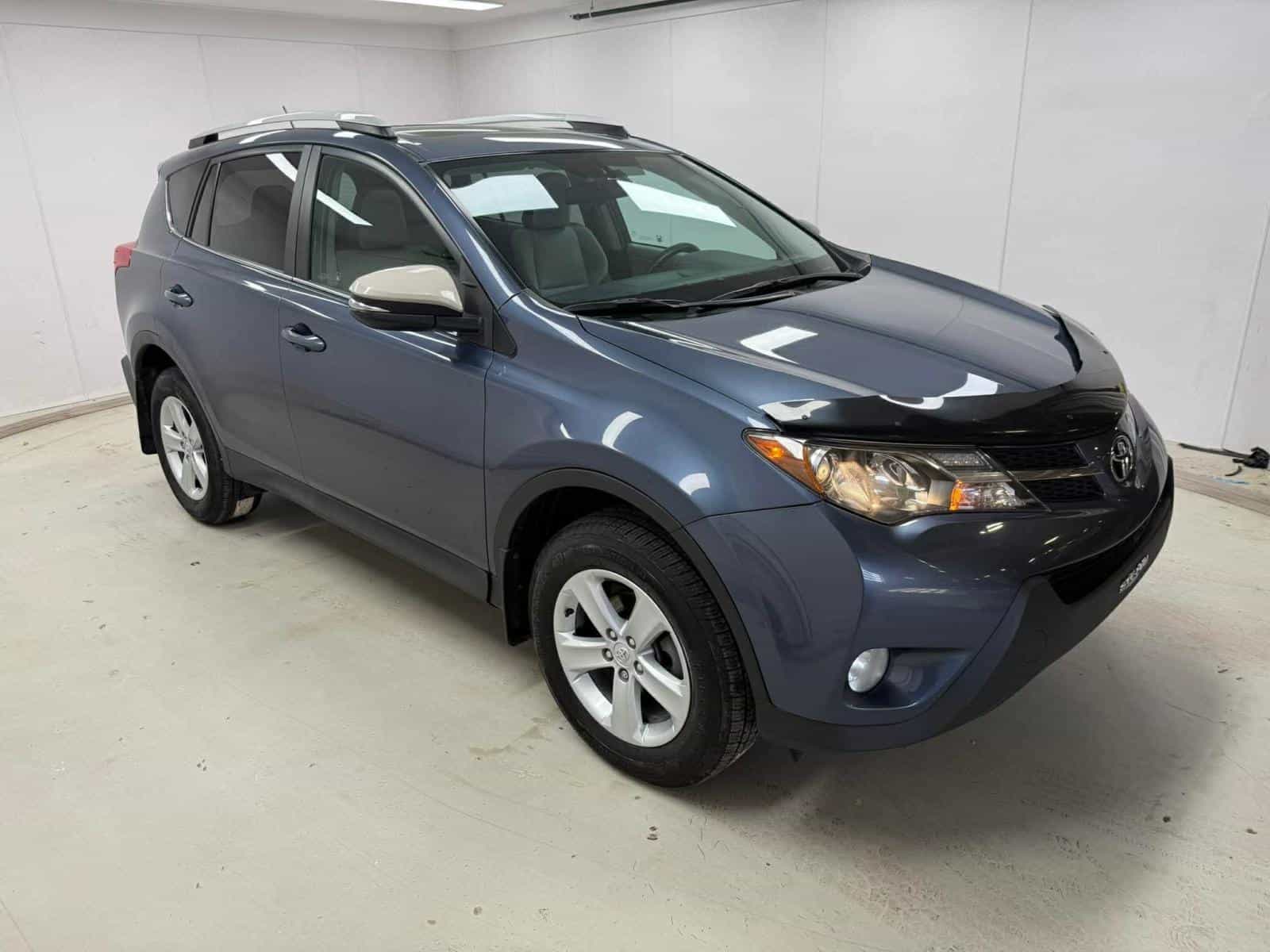 Image 3 Toyota Rav4 XLE 2013