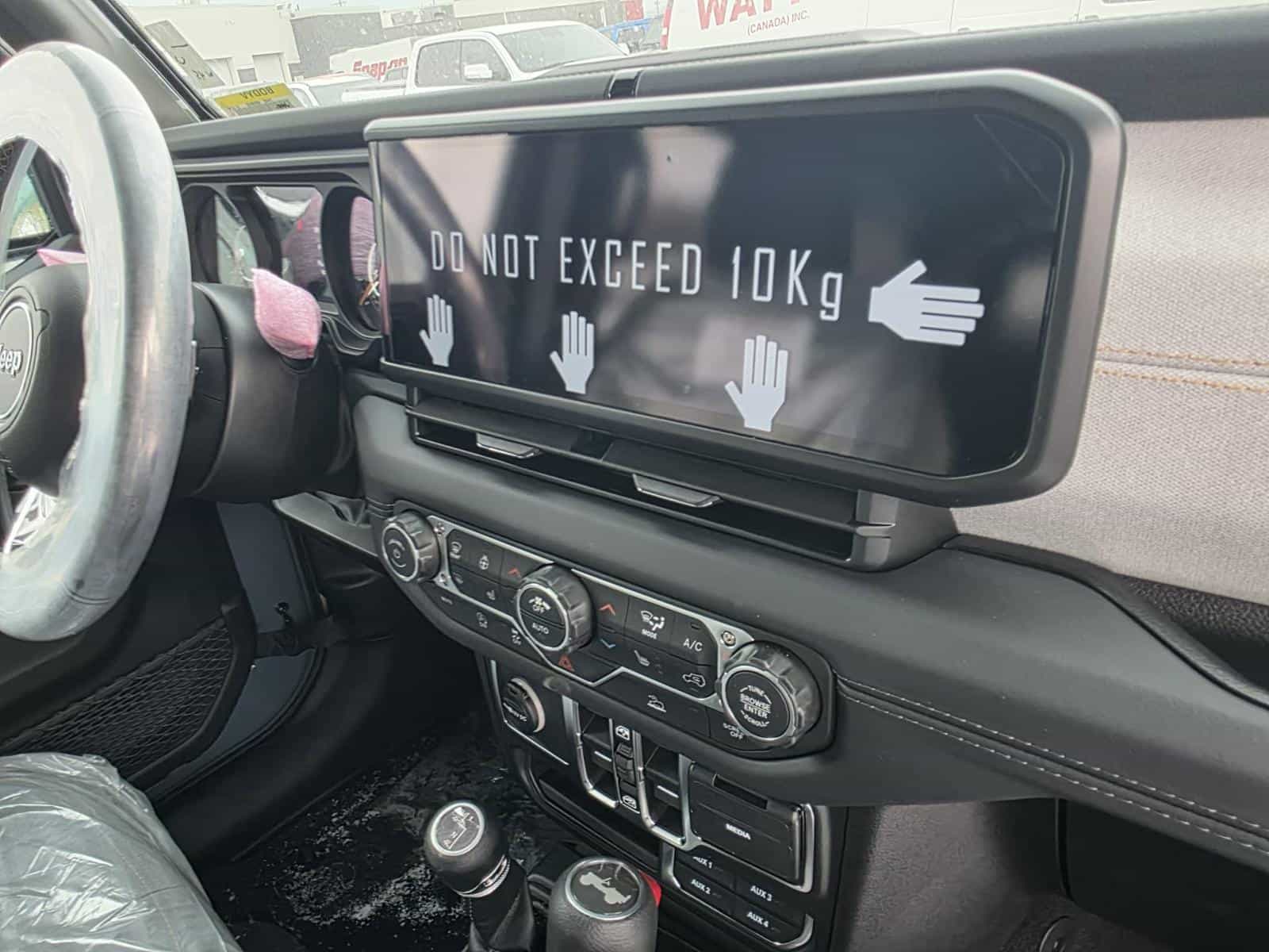 Image 2 Jeep Wrangler 4 Door Sahara 2026