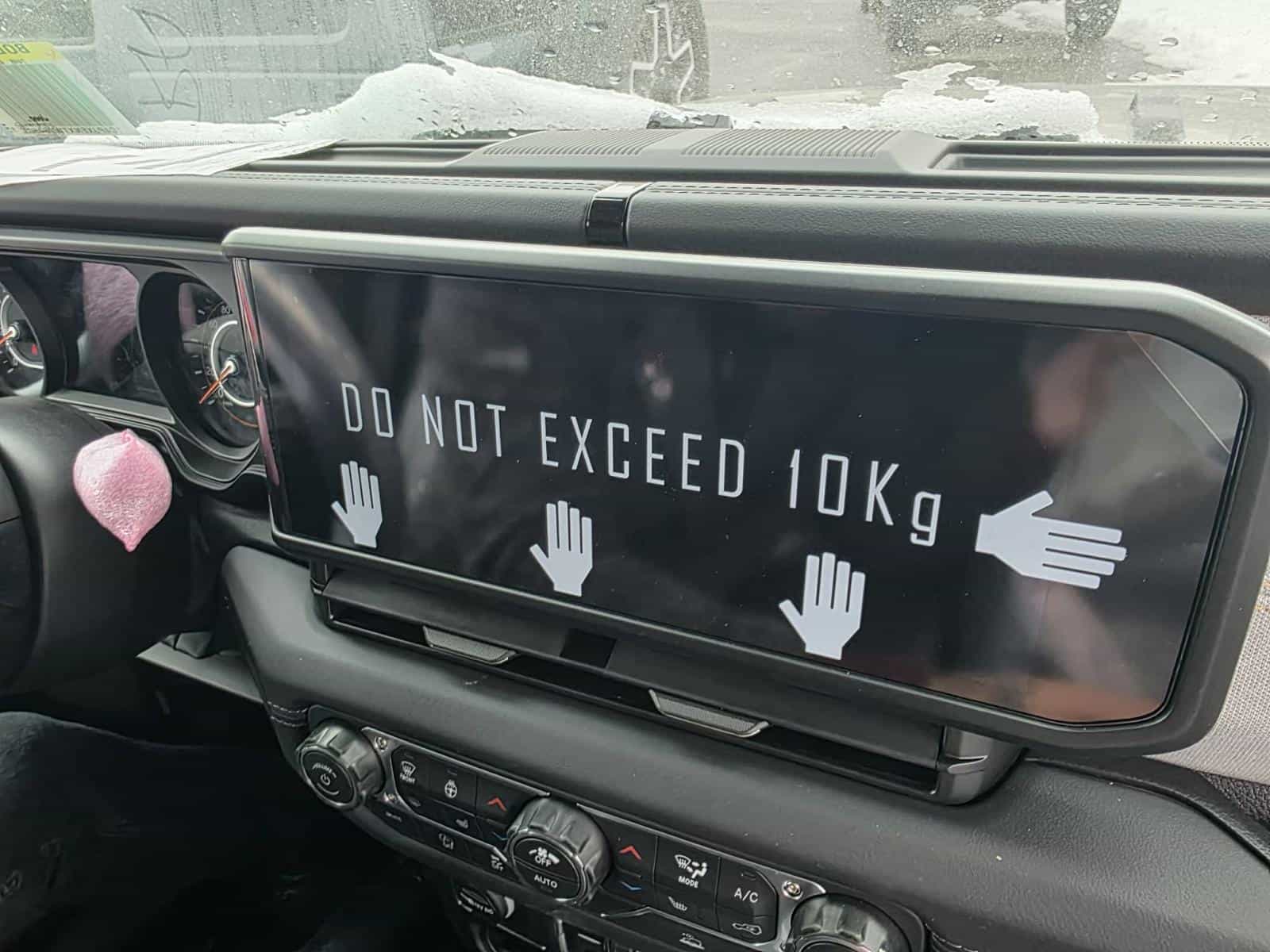 Image 7 Jeep Wrangler 4 Door Sahara 2026