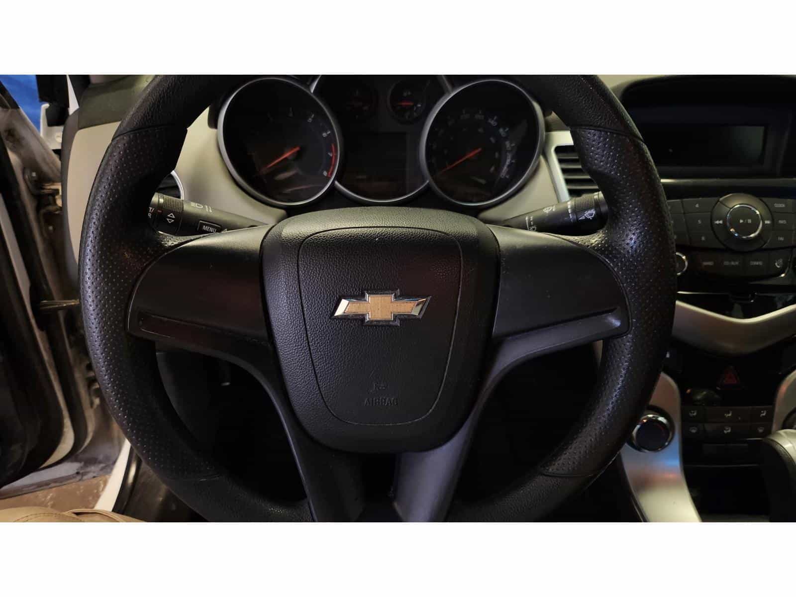 Image 13 Chevrolet Cruze LS 2012