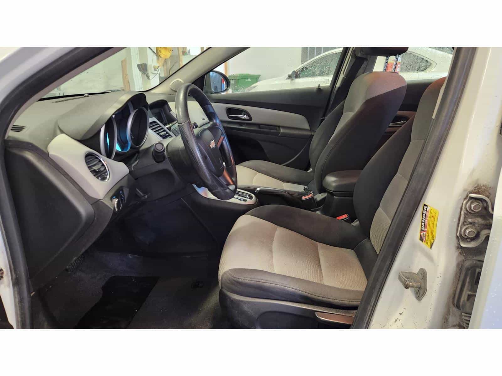 Image 10 Chevrolet Cruze LS 2012