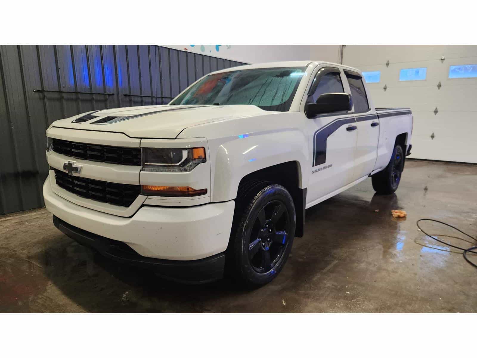 Image 1 Chevrolet Silverado K1500 Custom Custom 2017