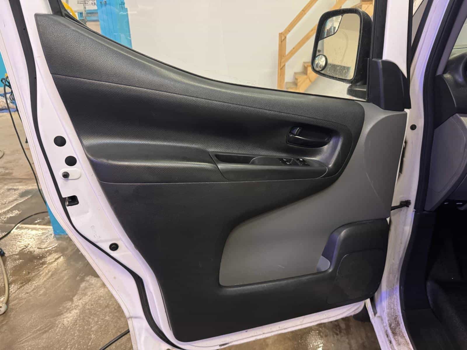 Image 11 Nissan NV SV 2019