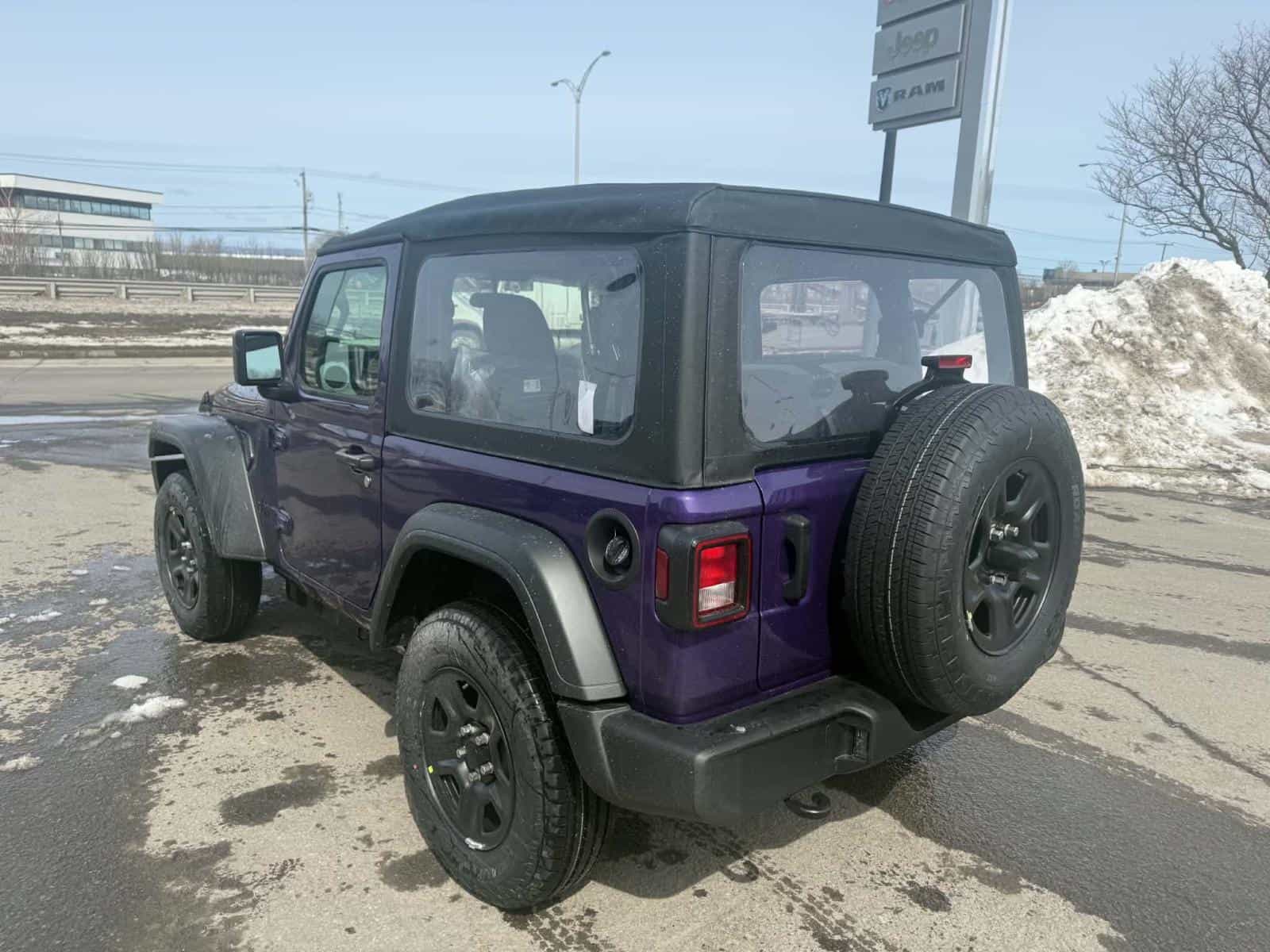 Image 7 Jeep Wrangler Sport 2026