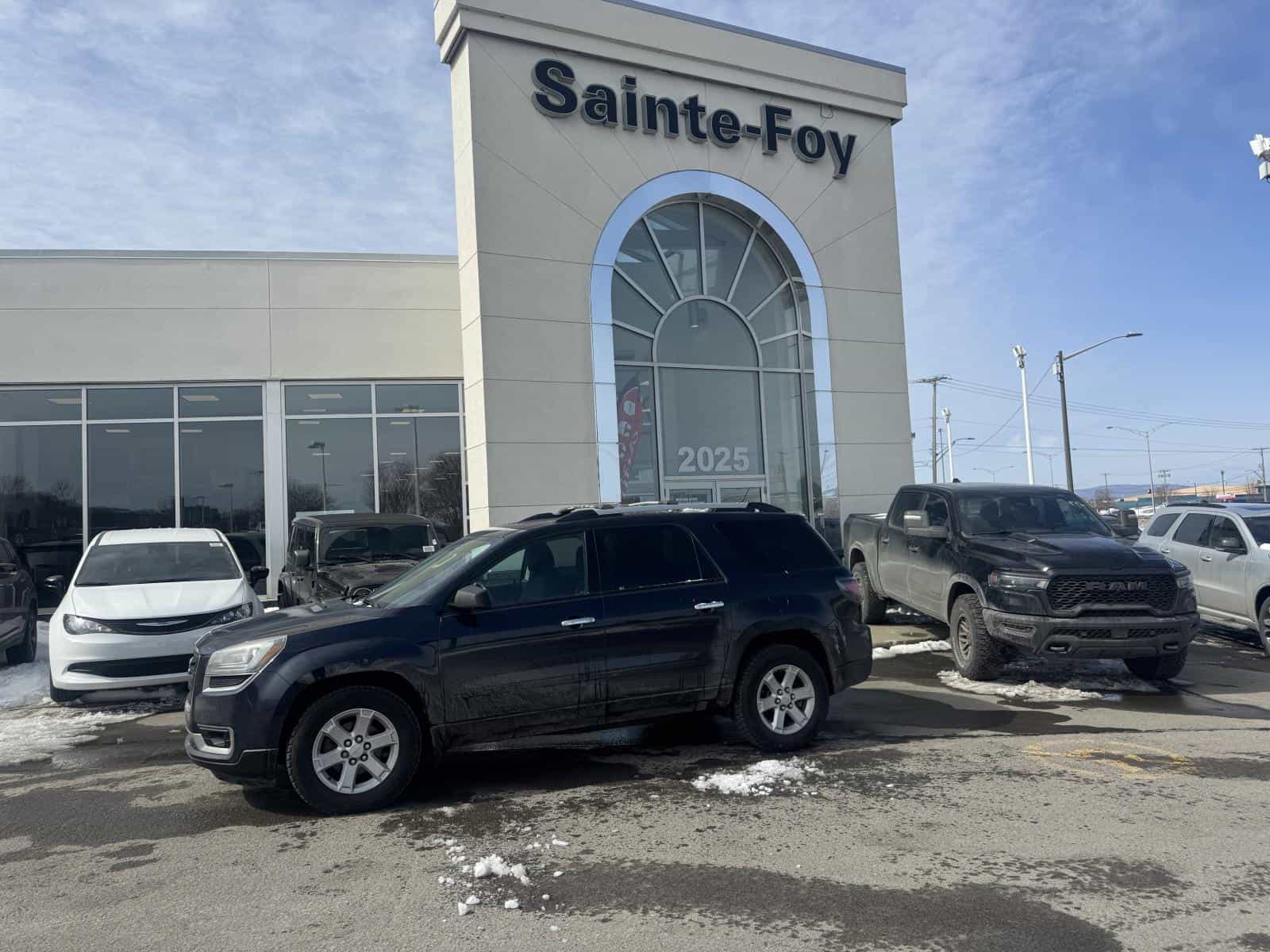 Image 2 GMC ACADIA SLE SLE1 2015