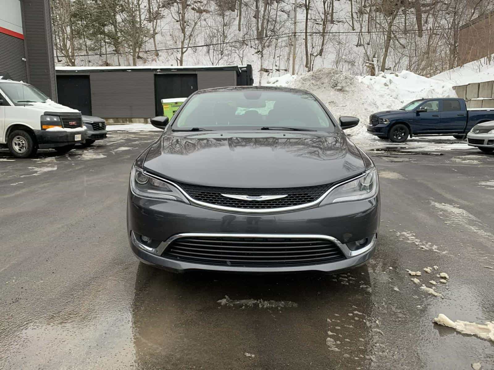 Image 2 Chrysler 200 Limited 2016
