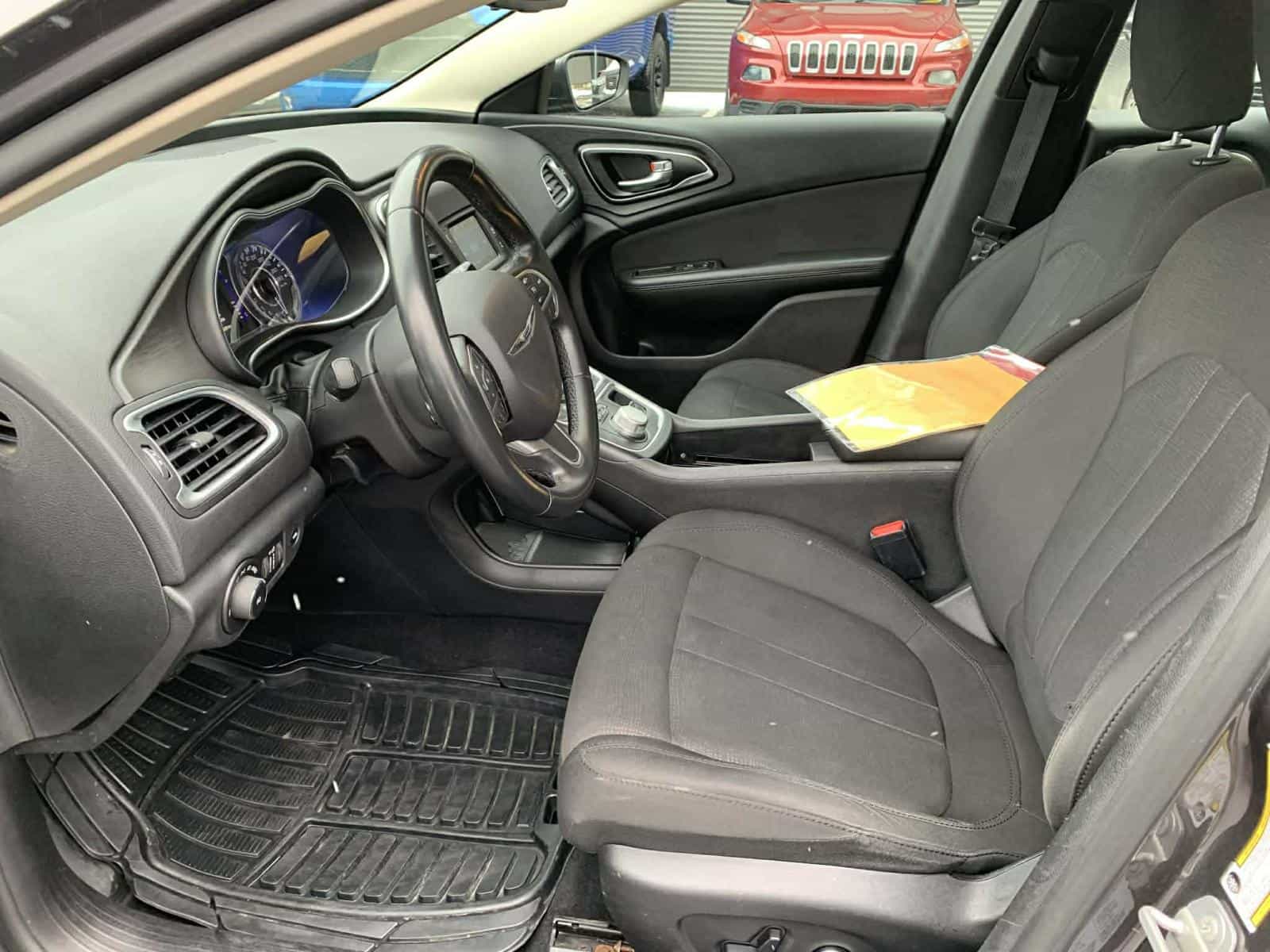 Image 13 Chrysler 200 Limited 2016