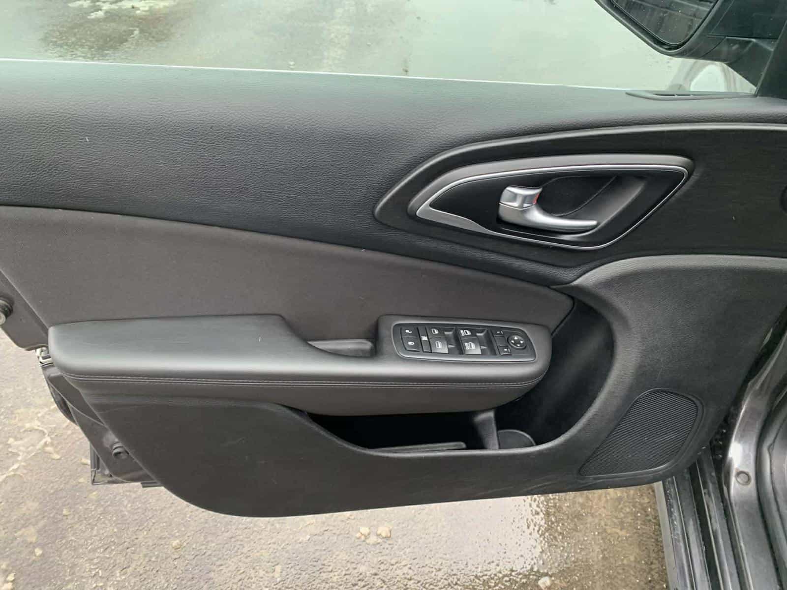 Image 12 Chrysler 200 Limited 2016