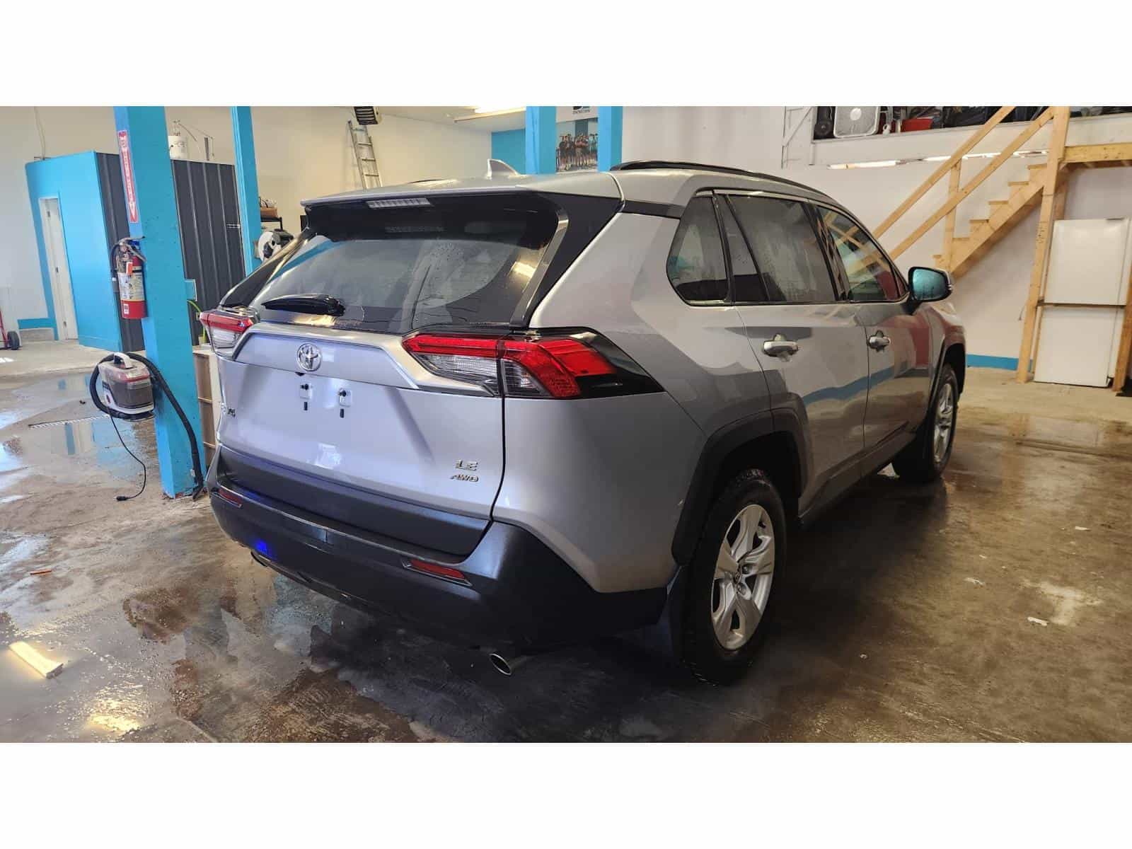 Image 4 Toyota RAV4 LE LE 2019
