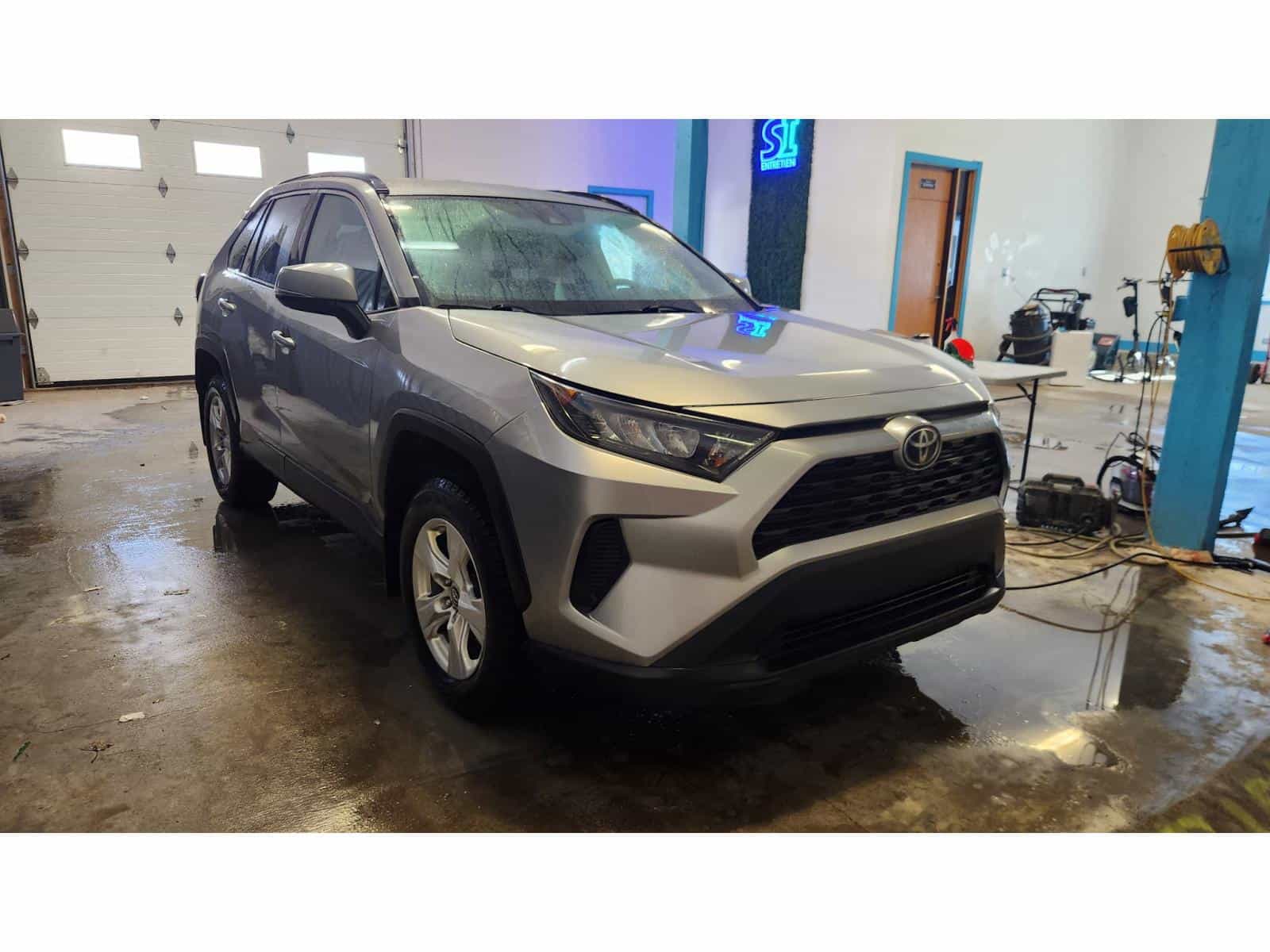 Image 3 Toyota RAV4 LE LE 2019