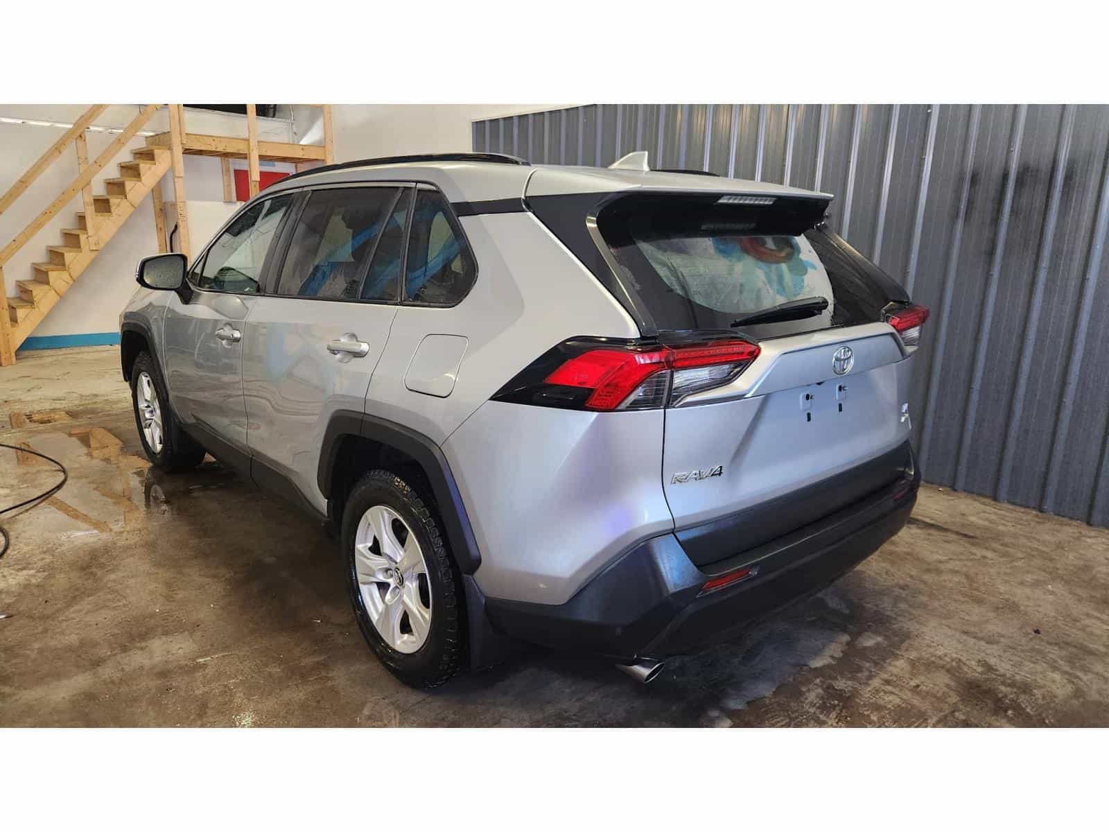 Image 6 Toyota RAV4 LE LE 2019